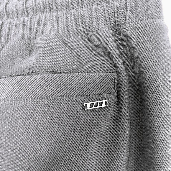 Lorna Jane Luxury Ankle-Zip Jogger Pant in Black - Picture 10 of 11